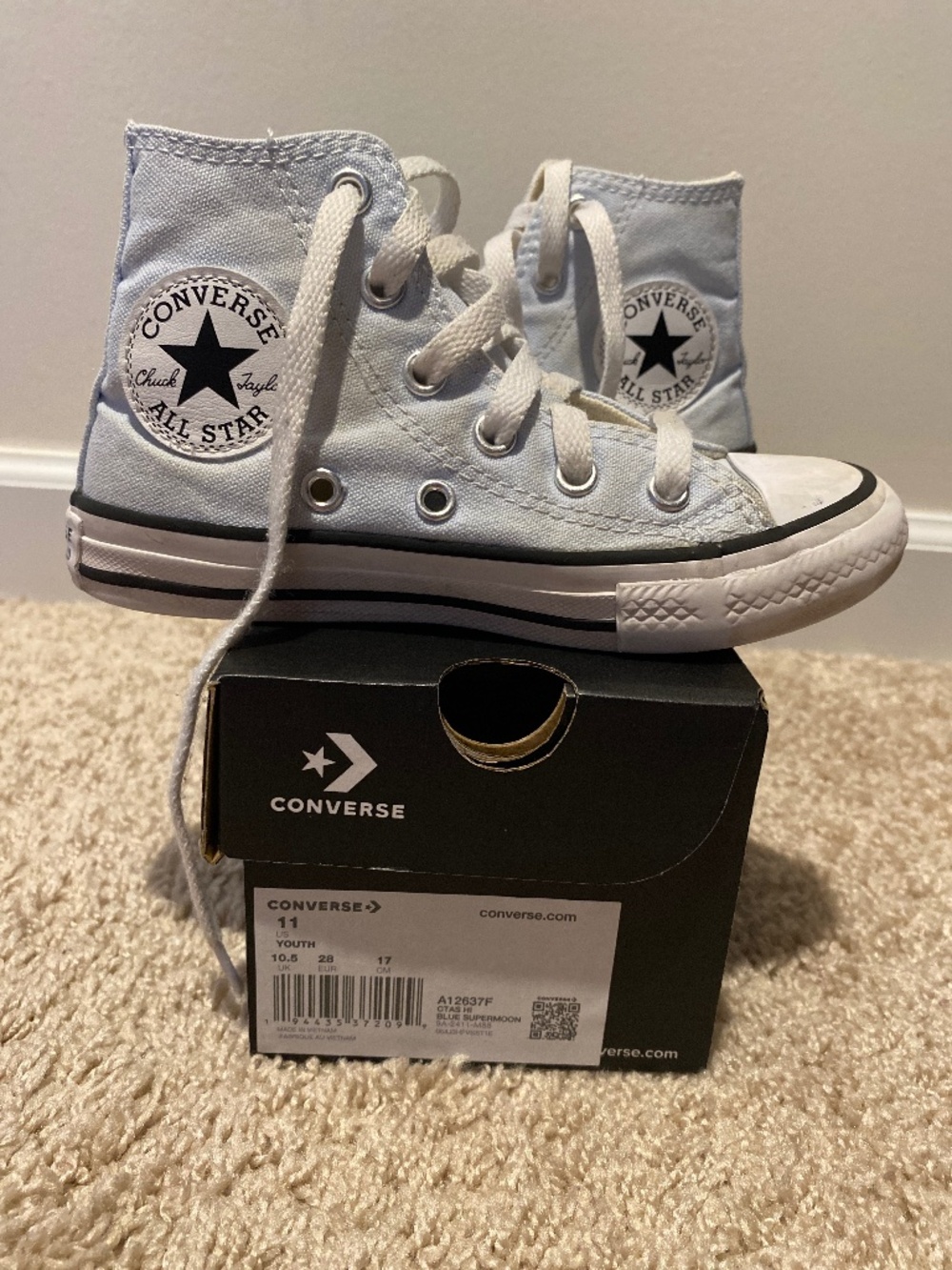 Blue converse size 11 Youth